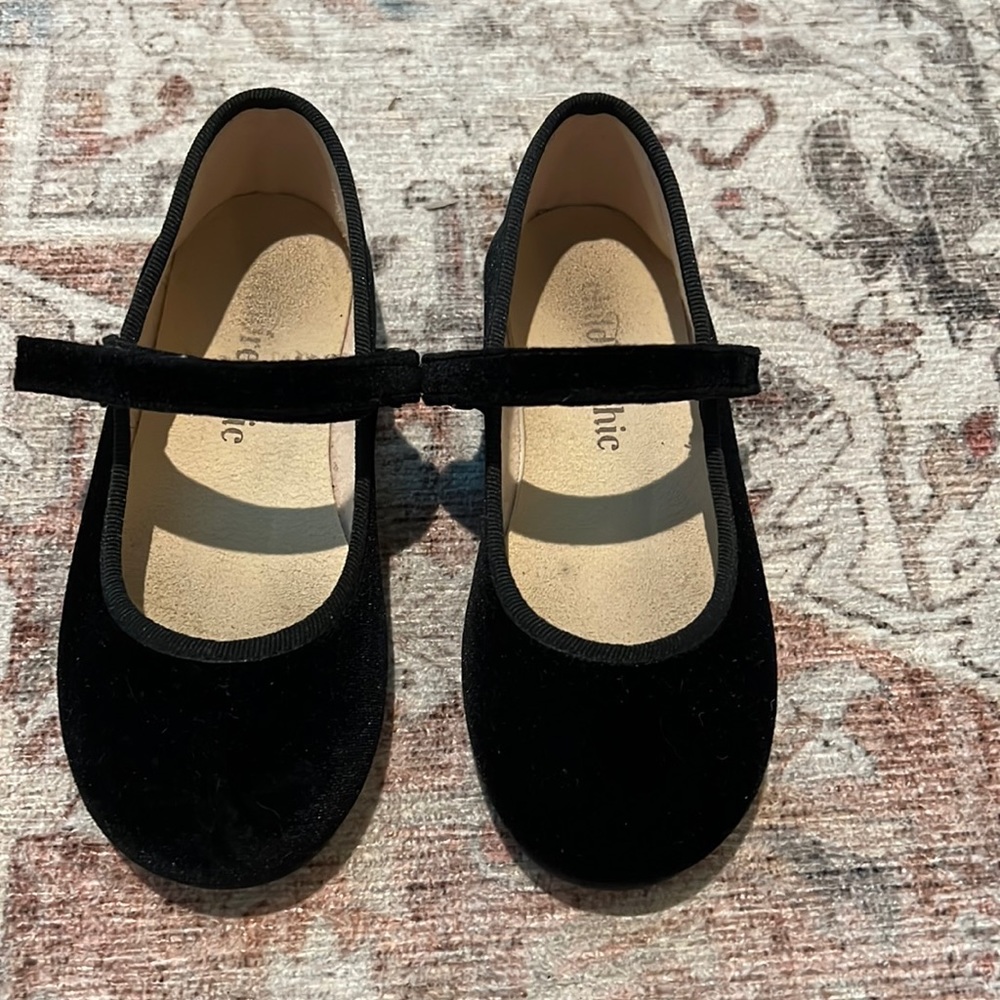 Childrenchic black velvet Mary Janes. Size eu28(us 11)